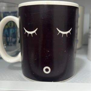Cute Hot cold mug   New.  ( picture is used)